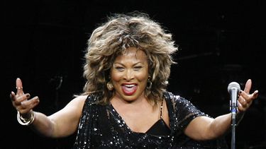 Tina Turner en un concierto en Colonia, Alemania, el 16 de enero de 2009. La cantante falleció a los 83 años, se informó el 24 de mayo de 2023. (AP Foto/Hermann J. Knippertz, archivo)