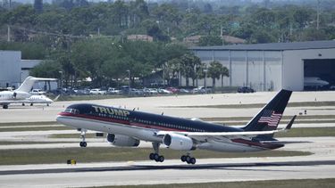 trump llega a nueva york para presentarse ante autoridades
