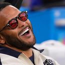 ARCHIVO - Foto del 23 de noviembre del 2025, el exjugador de los Rams de Los Ángeles Aaron Donald antes del juego ante los Buccaners de Tampa Bay. (AP Foto/Mark J. Terrill, Archivo)