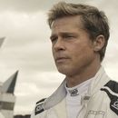 Esta imagen publicada por Warner Bros. Pictures muestra a Damson Idris, a la izquierda, y Brad Pitt en una escena de F1. (Warner Bros. Pictures via AP)
