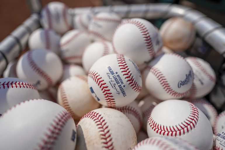 MLB estandariza frotado y humidificación de pelotas