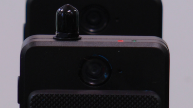 policia de miami dade estrena el uso de las controversiales camaras personales de video