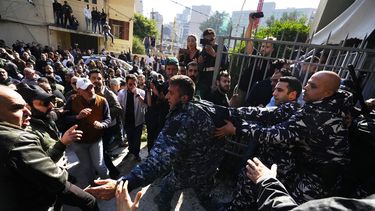 protestas en beirut tras cese de pesquisa sobre explosion