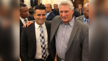 hijo de la alto funcionario del gobierno cubano defiende a la dictadura desde brickell, miami