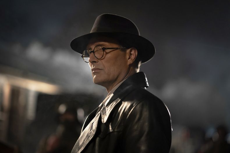 En esta imagen proporcionada por Lucasfilm, Mads Mikkelsen en una escena de Indiana Jones and the Dial of Destiny. (Lucasfilm Ltd. vía AP)