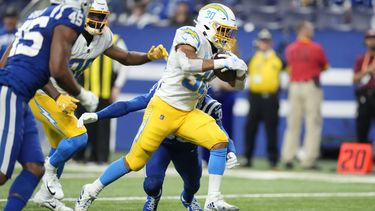 Chargers superan a Colts para avanzar a la postemporada