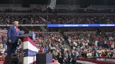 trump asiste a acto en apoyo a republicanos en pensilvania
