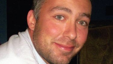 denuncian que el ex marine norteamericano detenido en venezuela se encuentra hospitalizado tras un intento de suicidio