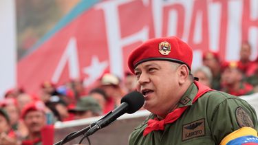 regimen de maduro asegura que tio de guaido intento ingresar material explosivo al pais