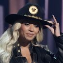 Beyonce recibe el Premio Innovator en los Premios iHeartRadio Music el lunes 1 de abril de 2024, en el Teatro Dolby Theatre en Los Angeles. Beyoncé es la primera mujer negra en la cima de la lista de álbumes country de Billboard desde su creación en 1964 por “Act ll: Cowboy Carter”. El lanzamiento ha reavivado las discusiones sobre los orígenes del country y su diversidad. (Foto AP/Chris Pizzello)