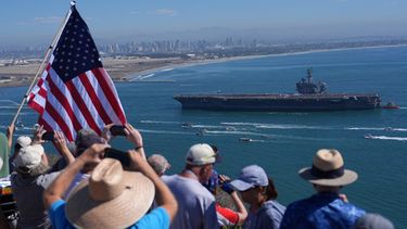 El portaaviones USS Abraham Lincoln al regresar a San Diego, California, el 8 de octubre del 2026. (AP foto/Jae C. Hong)
