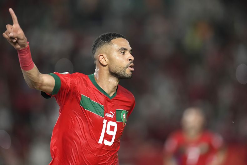 Youssef En-Nesyri celebra tras anotar el tercer gol de Marruecos en la Victoria 3-0 ante Tanzania en la Copa Africana de Naciones, el miércoles 17 de enero de 2024, en San Pedro, Costa de Marfil. (AP Foto/Themba Hadebe)