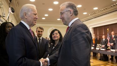 Biden: inclusión de inmigrantes es crucial contra extremismo