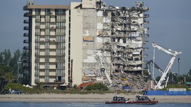 miami: vacian edificio cerca de escenario de derrumbe letal