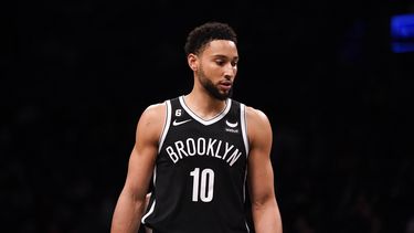 Simmons estará fuera al menos tres duelos por lesión
