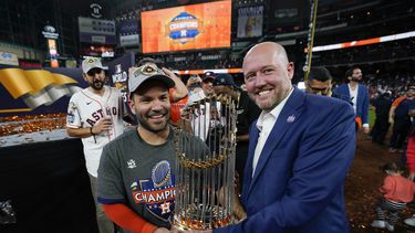 Futuro incierto de gerente de Astros, pese a título