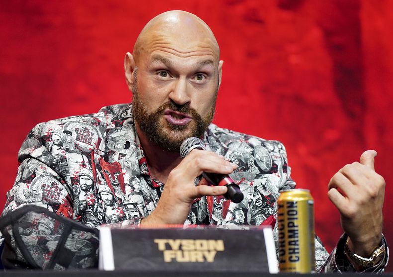 Tyson Fury durante una conferencia de prensa, el jueves 7 de septiembre de 2023, en Londres. (James Manning/PA via AP)