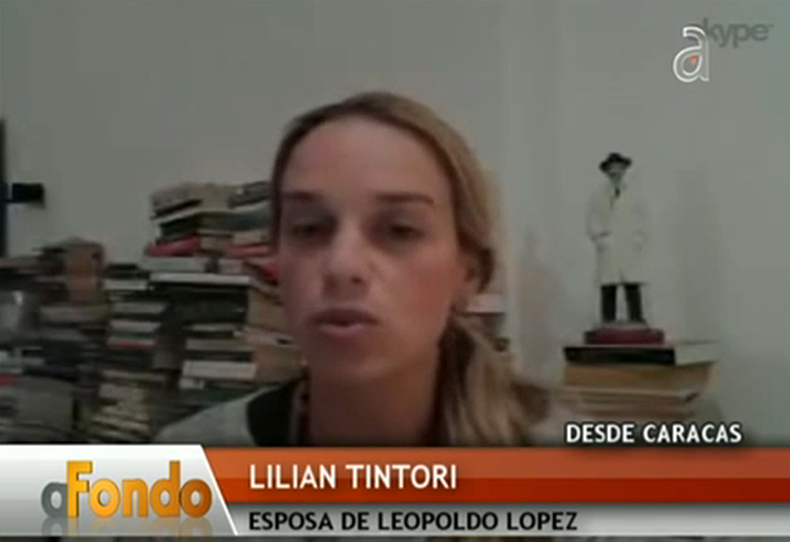 Lilian Tintori, esposa del líder opositor venezolano Leopoldo López, habla para América TeVé.