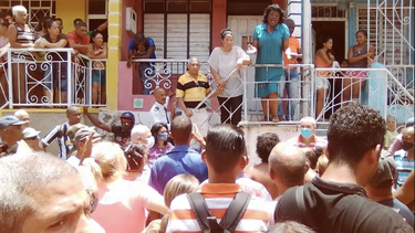 se desata una protesta masiva en santiago de cuba por los apagones y la situacion economica