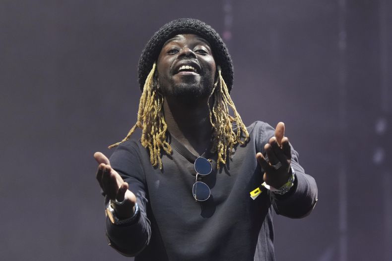 Eric Burton de Black Pumas durante su concierto en el Corona Capital en la Ciudad de México el sábado 16 de noviembre de 2024. (Foto AP/Eduardo Verdugo)