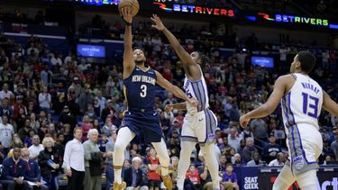 Murphy anota 30 puntos y Pelicans vencen 136-104 a Kings