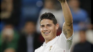americateve | James Rodr&iacute;guez del Real Madrid tras marcar un gol en el partido Cornella por la Copa del Rey, el martes 2 de diciembre de 2014. (AP Foto/Daniel Ochoa de Olza)