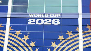 Se muestra la señalización de la Copa Mundial de la FIFA en el exterior del Estadio de Houston, el miércoles 27 de mayo de 2026, en Houston, antes de los partidos de fútbol de la Copa Mundial de la FIFA 2026. (Foto AP/Karen Warren)