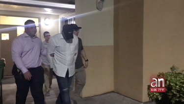 las autoridades de hialeah arrestaron a un hombre por fraude y robo de identidad