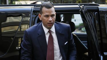 americateve | El jugador de los Yanquis, Alex Rodr&iacute;guez, llega a la sede de Grandes Ligas el martes, 19 de noviembre de 2013, en Nueva York. (AP Photo/Seth Wenig)