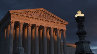 Corte Suprema se inclina por pregunta de ciudadanía en censo