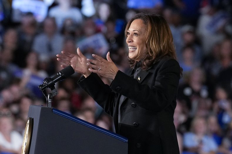 La vicepresidenta Kamala Harris, candidata demócrata a la presidencia, habla en un evento de campaña el viernes 13 de septiembre de 2024, en Wilkes-Barre, Pensilvania. (AP Foto/Jacquelyn Martin)