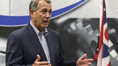 americateve | Esta fotograf&iacute;a del lunes 5 de mayo de 2014 muestra a John Boehner, presidente de la C&aacute;mara de Representantes, dirigi&eacute;ndose a empleados durante un recorrido de la planta Machintek Corp. en Fairfield, Ohio. Boehner derrot&oacute; el ma