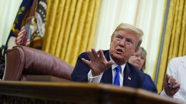Trump veta medida para restringir sus acciones contra Irán