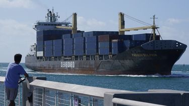 Déficit comercial de EEUU aumenta a 71.200 millones en mayo