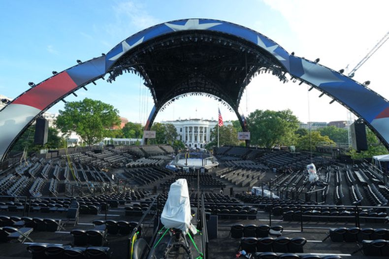 El recinto para los combates UFC Freedom 250 en el jardín sur de la Casa Blanca se ve el jueves 11 de junio de 2026, en Washington. (AP Foto/Alex Brandon)