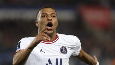 Flamante campeón PSG se deja alcanzar por Estrasburgo