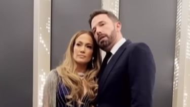 jennifer lopez no acepto invitacion a los oscar para que ben affleck no la hiciera sentir avergonzada