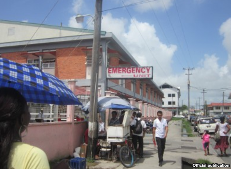 Un total de 166 profesionales cubanos de la salud trabajan bajo contrato en ese país.