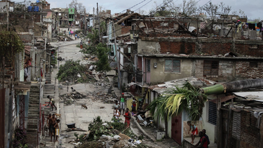 oriente de cuba a la espera de un huracan de gran magnitud