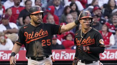 Orioles remontan a Angelinos en 6to, Chirinos brilla al bate