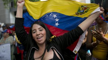 Oposición venezolana presiona por referendo contra Maduro