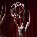 ARCHIVO - Estatuillas de los Emmy aparecen en el anuncio de nominaciones a la 70a edición de los Emmy en el Saban Media Center de la Academia de Televisión el 12 de julio de 2018 en Los Ángeles. HBO dominó el miércoles las nominaciones a los premios Emmy, con el trío de élite de Sucession, The White Lotus y The Last of Us combinándose para un total de 74 menciones.(Foto Chris Pizzello/Invision/AP, archivo)
