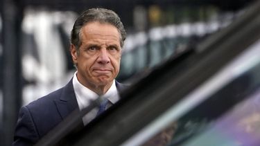 ny: exigen a exgobernador cuomo devolver dinero de libro