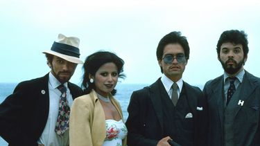 Esta imagen difundida por Asa Nisi Masa Films muestra, de izquierda a derecha, a Gronk, Patssi Valdez, Willie Herron y Harry Gamboa Jr. en una escena del documental ASCO: Without Permission. (Harry Gamboa Jr./Asa Nisi Masa Films via AP)