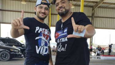 medicos cubanos llegan a miami tras varias semanas de travesia, huyendo de la represion castrista