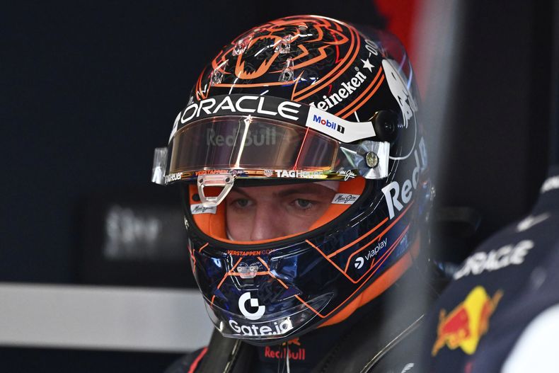 Piloto de Red Bull Max Verstappen de Holanda se prepara para el tercer entrenamiento libre en el circuito Red Bull Ring, antes del Gran Premio de Austria de Fórmula Uno en Spielberg, Austria, el sábado 28 de junio de 2025. (AP Photo/Denes Erdos)