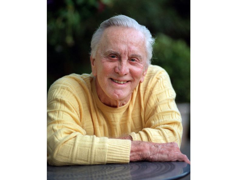 ESP-CEL_KIRK_DOUGLAS-DECESO-0.jpg