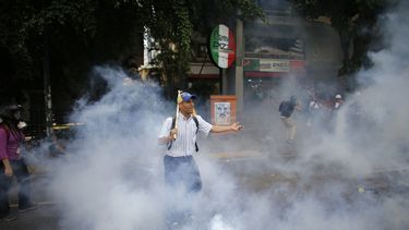 Venta de gas lacrimógeno enoja a oposición venezolana