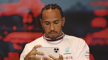 Lewis Hamilton mantendrá aro en la nariz en el GP de Mónaco