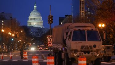Arrestan a hombre armado en retén cerca de Capitolio de EEUU